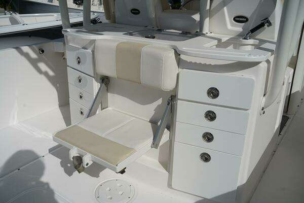 Everglades 355CCX Yacht For Sale