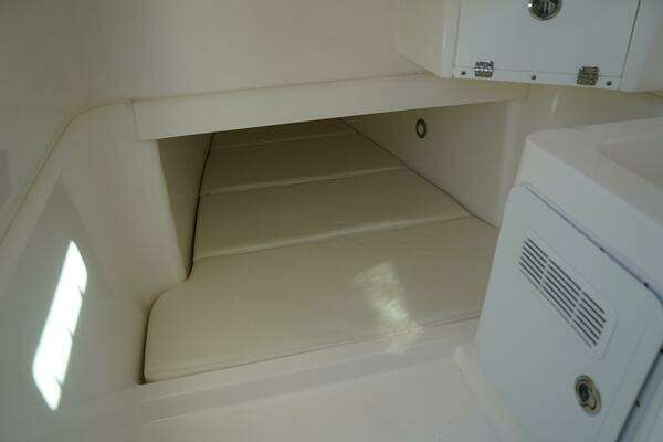 Everglades 355CCX Yacht For Sale