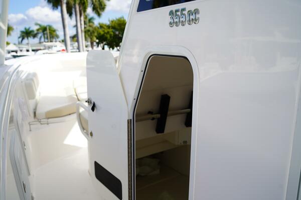 35ft Everglades Yacht For Sale