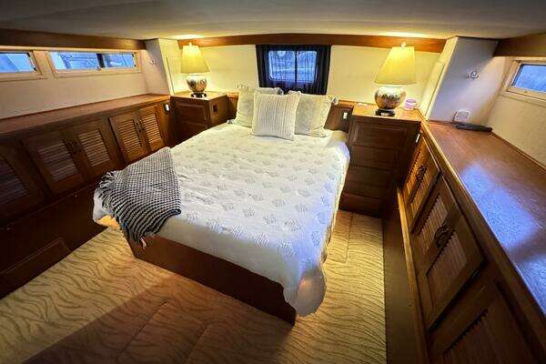 Viking 48 Motor Yacht Yacht For Sale