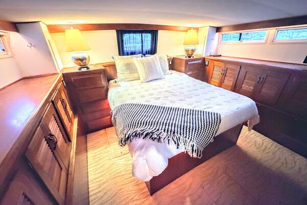 Sunshine State 48ft Viking Yacht For Sale