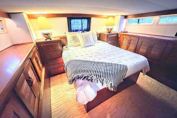 Viking 48 Motor Yacht Yacht For Sale