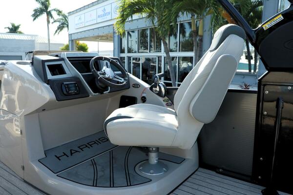 28ft Harris Yacht For Sale