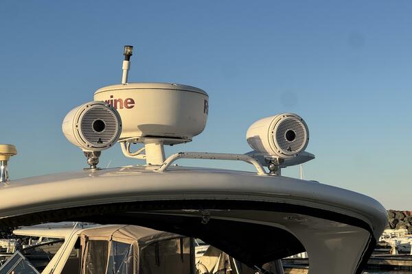 Pura Vida 33ft Sea Ray Yacht For Sale