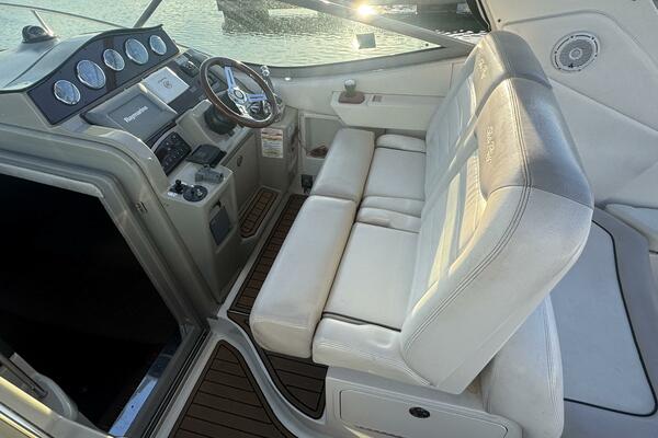 Pura Vida 33ft Sea Ray Yacht For Sale