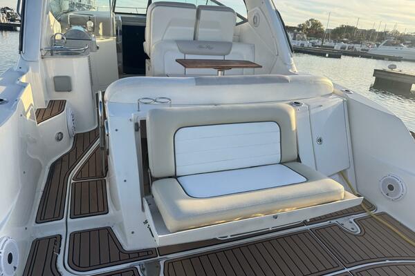 Pura Vida 33ft Sea Ray Yacht For Sale