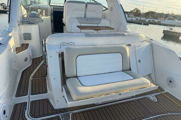 2011 Sea Ray 33