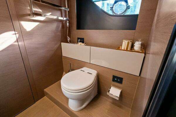 Ferretti Yachts 780 Yacht For Sale