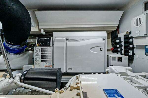 Ferretti Yachts 780 Yacht For Sale