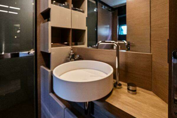 Ferretti Yachts 780 Yacht For Sale