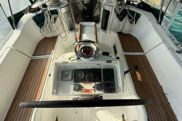 Ocean Schimmel 35ft Beneteau Yacht For Sale