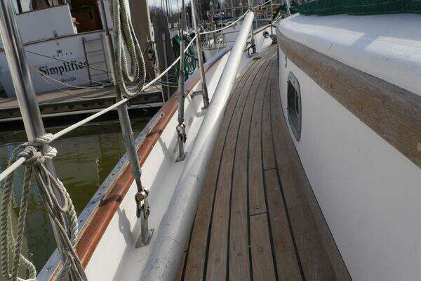 Photo of the 1979 Tayana 37 "Flamboyant"