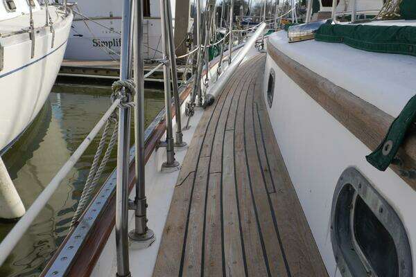 Photo of the 1979 Tayana 37 "Flamboyant"