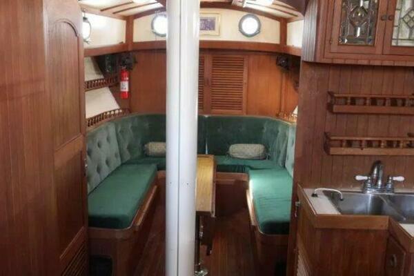 Flamboyant 37ft Tayana Yacht For Sale