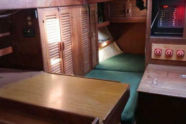 Flamboyant 37ft Tayana Yacht For Sale