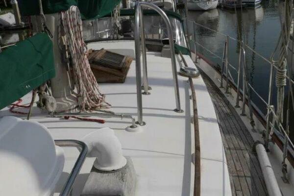 Flamboyant 37ft Tayana Yacht For Sale