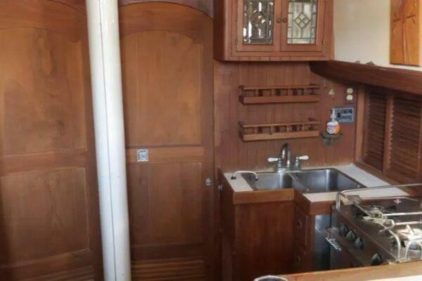 Flamboyant 37ft Tayana Yacht For Sale