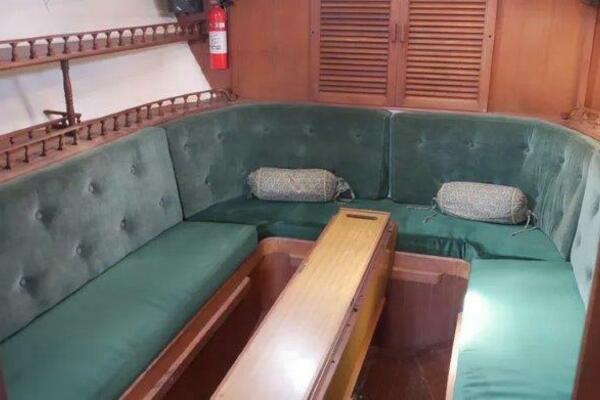 Flamboyant 37ft Tayana Yacht For Sale