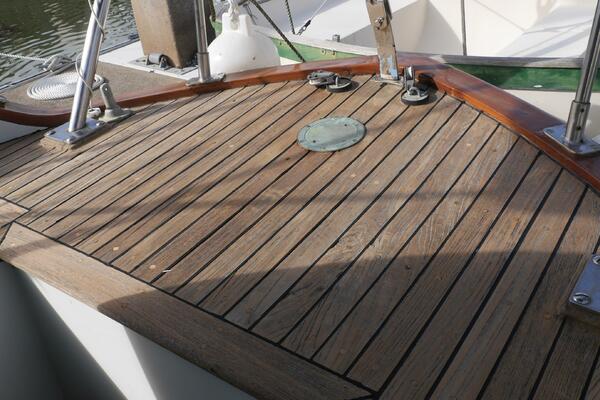 Flamboyant 37ft Tayana Yacht For Sale