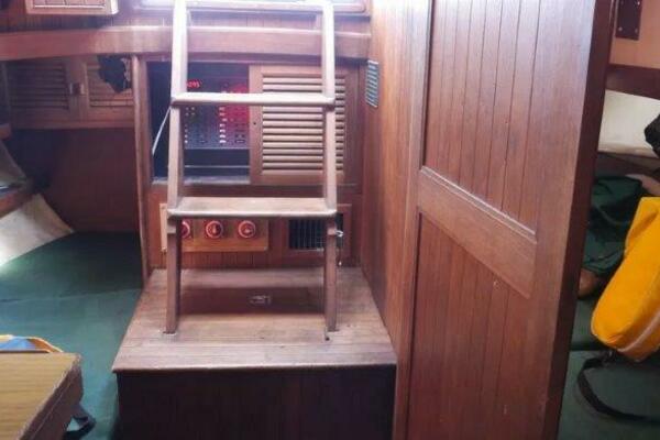 Flamboyant 37ft Tayana Yacht For Sale