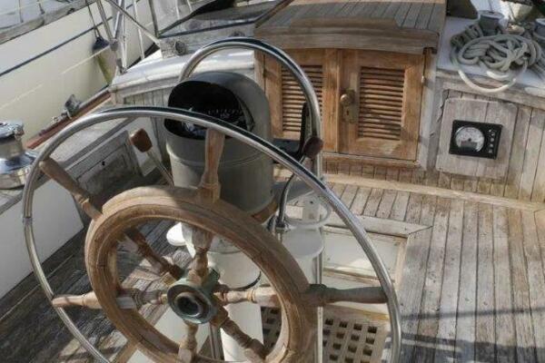 Flamboyant 37ft Tayana Yacht For Sale