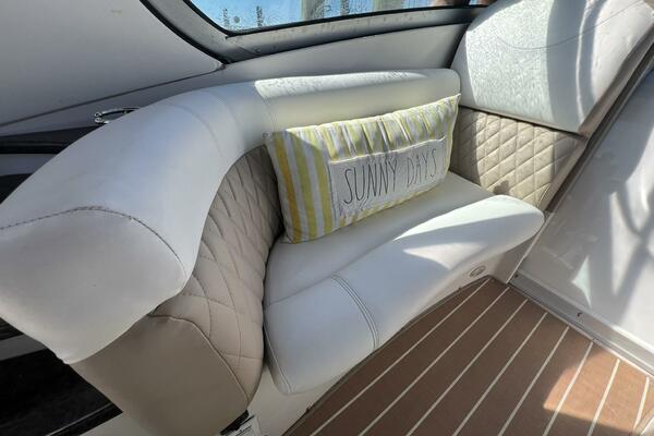 Alcira 31ft Four Winns Yacht For Sale