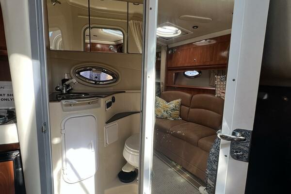 Alcira 31ft Four Winns Yacht For Sale