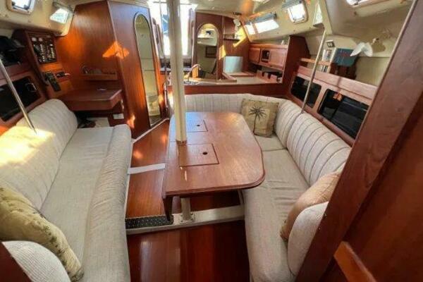 Catch My Drift 35ft Hunter Yacht For Sale