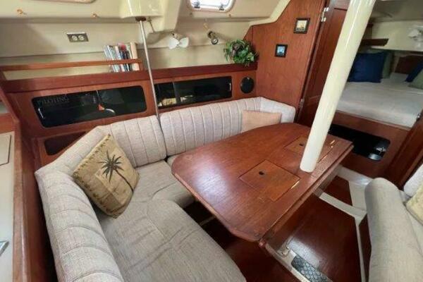 Catch My Drift 35ft Hunter Yacht For Sale