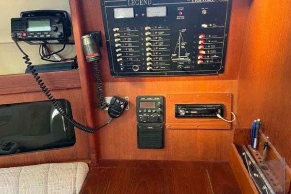 Catch My Drift 35ft Hunter Yacht For Sale