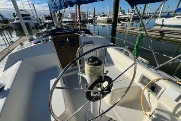 Catch My Drift 35ft Hunter Yacht For Sale