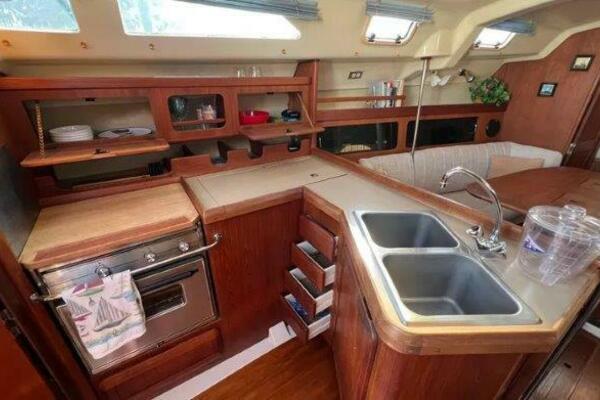 Catch My Drift 35ft Hunter Yacht For Sale