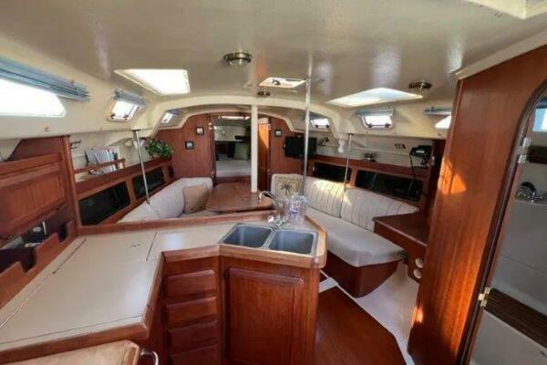 Catch My Drift 35ft Hunter Yacht For Sale