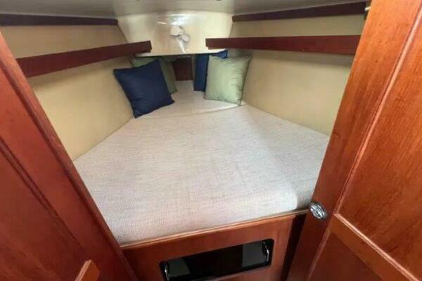 Catch My Drift 35ft Hunter Yacht For Sale