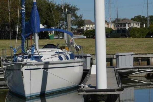 Catch My Drift 35ft Hunter Yacht For Sale