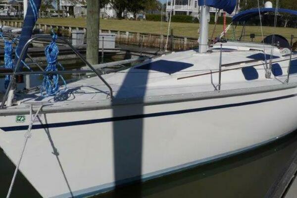 Catch My Drift 35ft Hunter Yacht For Sale