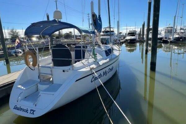 Catch My Drift 35ft Hunter Yacht For Sale