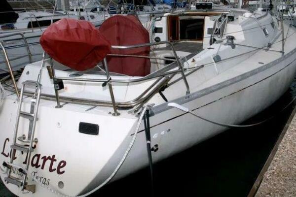 La Tarte 38ft Beneteau Yacht For Sale