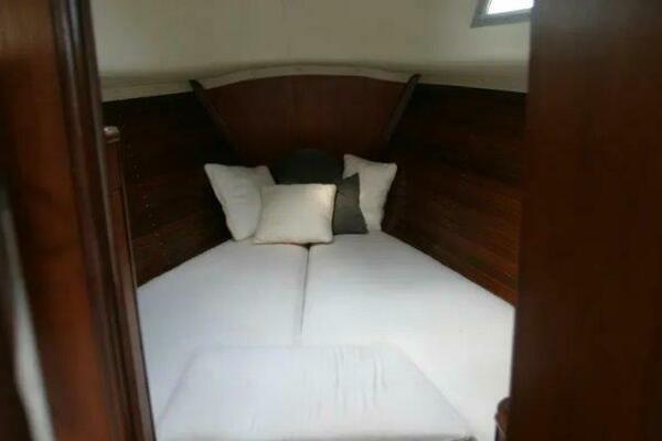 La Tarte 38ft Beneteau Yacht For Sale