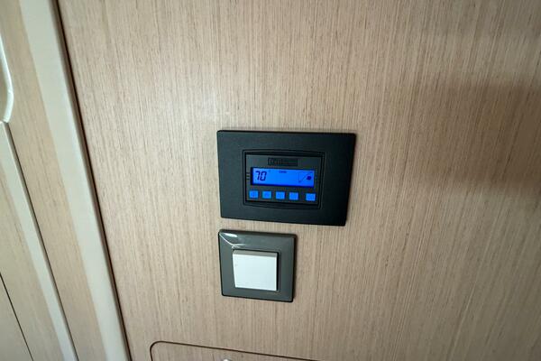 Happy Ours 42ft Beneteau Yacht For Sale