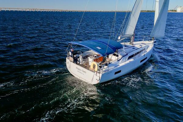 Happy Ours 42ft Beneteau Yacht For Sale