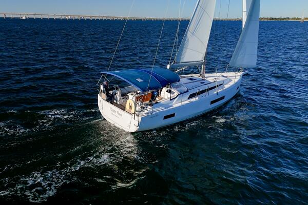 Happy Ours 42ft Beneteau Yacht For Sale