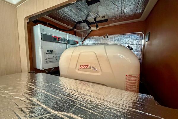 Happy Ours 42ft Beneteau Yacht For Sale