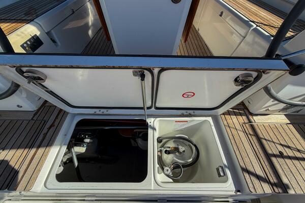Happy Ours 42ft Beneteau Yacht For Sale