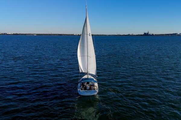 Happy Ours 42ft Beneteau Yacht For Sale