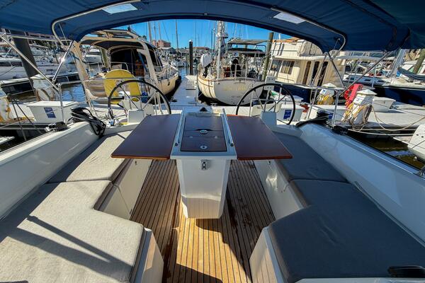 Happy Ours 42ft Beneteau Yacht For Sale