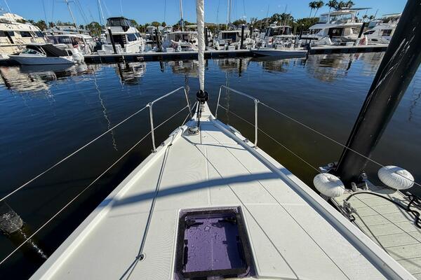 Happy Ours 42ft Beneteau Yacht For Sale