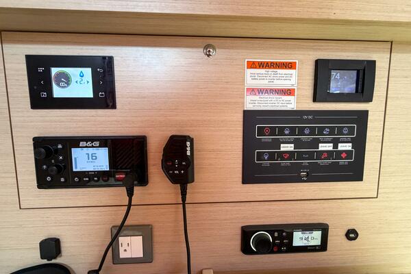 Happy Ours 42ft Beneteau Yacht For Sale