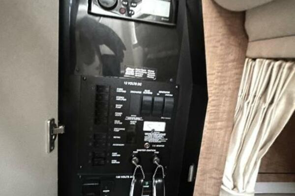 35ft Sea Ray Yacht For Sale