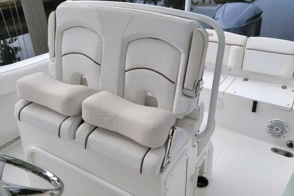 25ft Sea Hunt Yacht For Sale